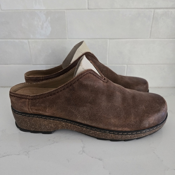 NEW Earth Kolia Round Toe Slip-on Casual Clogs Dark Brown Suede Leather Cork 9.5 - Picture 3 of 9